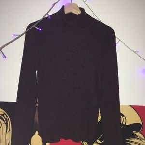 VINTAGE RED AND BLACK TURTLENECK SWEATER